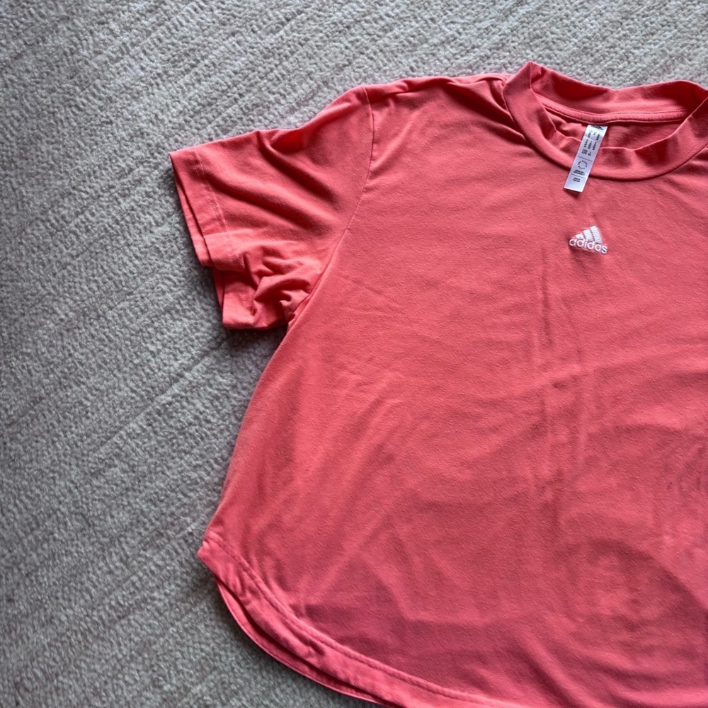 adidas Coral-Pink Short Sleeve Cropped Tee with Chest Logo XL - Picture 4 of 8